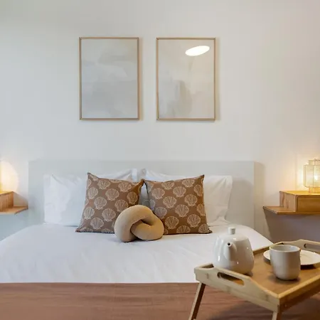 Wings Ii By An Island * Санта-Крус